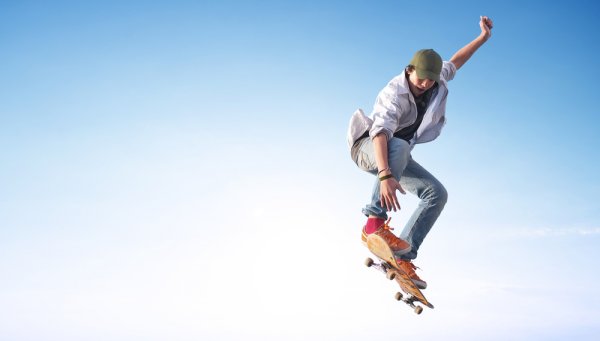 9 Rekomendasi Skateboard Terbaik dan Berkualitas Bagi yang Hobi Main Skateboard (2023)