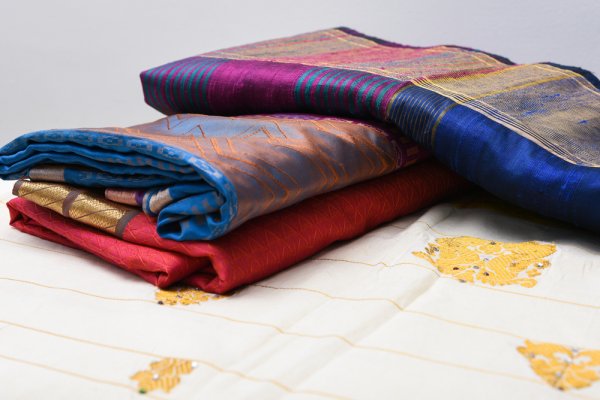 10 Dependable Saree Box Options To Keep Your Sarees Safe, Plus Handy Tips To Fold And Store Them Properly(2020)   
