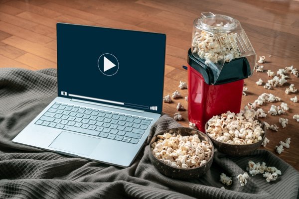 A Movie or a TV Show Always Seem Incomplete without a Snack! Here, Complete Your Cinematic Experience at Home with the Best Popcorn Makers Available in India (2021)