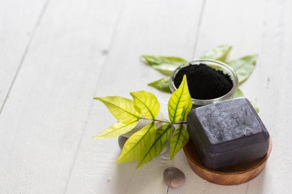 Harness the Virtues of Activated Charcoal for Radiant Skin and Healthy Hair: Everything You Need to Know About Charcoal Soaps and Simple DIY Recipes for Homemade Charcoal Soap (2021)