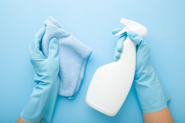 10 Rekomendasi Pembersih Kamar Mandi Terbaik yang Bikin Kamar Mandi Lebih Higienis (2021)