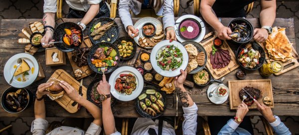 10 Rekomendasi Restoran Masakan Sehat di Bandung, Sajikan Variasi Menu yang Pas (2023)
