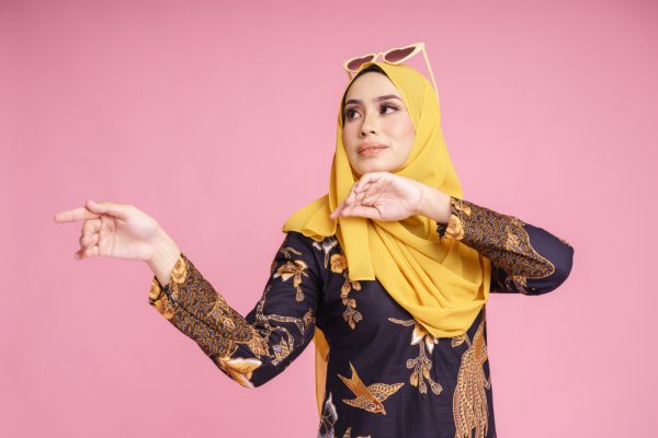 Tambah Koleksi Pakaian Batik dengan 10 Rekomendasi Ini agar Tampilanmu Makin Cantik (2023)