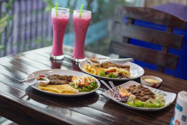 10 Rekomendasi Tempat Asyik Bersantap Steak Enak yang Hadir di Jakarta Timur (2024)
