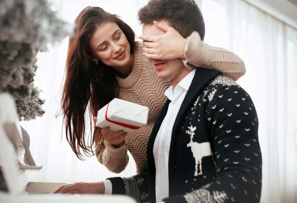 चाहे आपके पति की मनोदृष्टि कैसी भी हो, बी.पी.गाइड के यह 10 उपहार और विचार सबको पसंद आएंगे (2019)