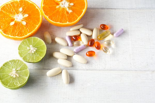 10 Rekomendasi Suplemen Vitamin C agar Tubuh Tak Mudah Sakit (2023)	