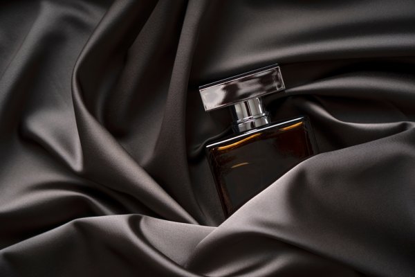 Lebih Segar dan Energik dengan 15 Rekomendasi Parfum yang Cocok untuk Remaja Pria Terbaik (2023)