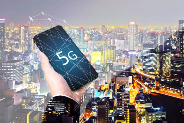 10 Rekomendasi Smartphone 5G Dengan Spesifikasi Mumpuni (2023)