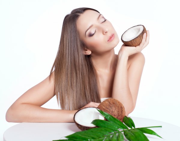 Get Smooth, Supple and Glowing Skin Naturally. Discover the Multiple Benefits of Using Coconut for Skin Care and Why You Should Start Using it Immediately (2020)