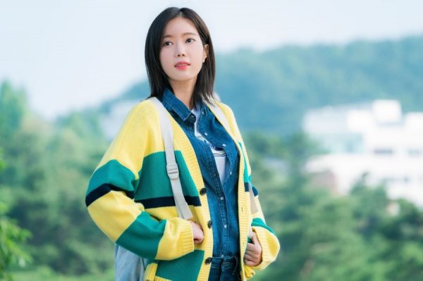Fashionable! Yuk, Intip 5 Gaya Artis Korea saat Mengenakan Jaket dan 10 Rekomendasi Jaket Ala Korea yang Bikin Kamu Semakin Trendi (2023) 