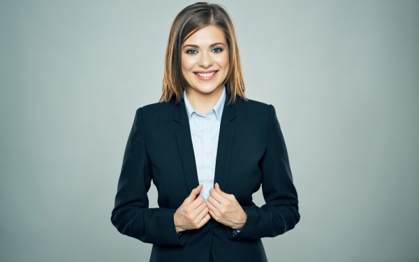 Bosan Memakai Kemeja ke Kantor? 10 Rekomendasi Blazer Wanita Ini Bisa Jadi Pilihan Kamu (2019)