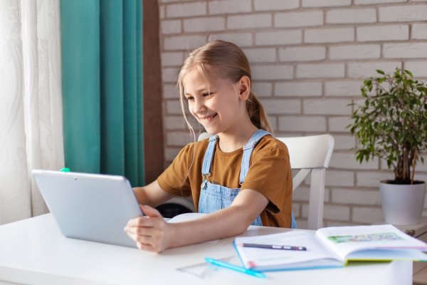 Belajar Lebih Optimal dengan 10 Pilihan Tablet Khusus untuk Anak Sekolah Online (2023)