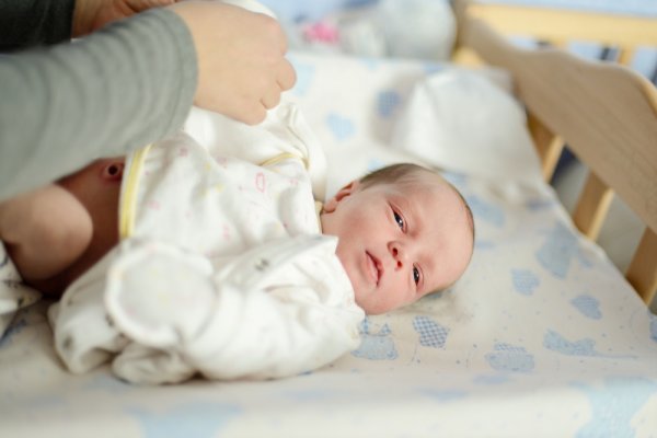 Cari Baju Bayi Baru lahir yang Lucu dan Menggemaskan? Ini 20 Pilihan Terbaiknya!