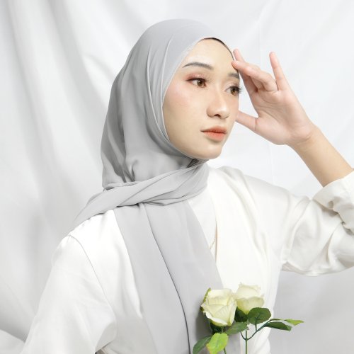 10 Tutorial Hijab Pashmina Buat Kamu Tampil Cantik, Fresh, dan Anggun di Berbagai Kesempatan (2023)