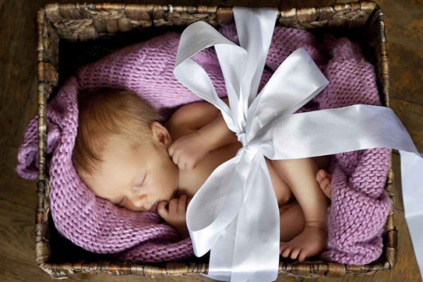 Googling Gift Ideas for the Cutest New Member of Your Family? 10 Best Gift Ideas for 0-6 Months Baby to Express Your Joy and Best Wishes (2022)