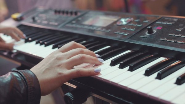 30 Rekomendasi Keyboard Murah untuk Kamu yang Ingin Menikmati Musik di Rumah (2022) 