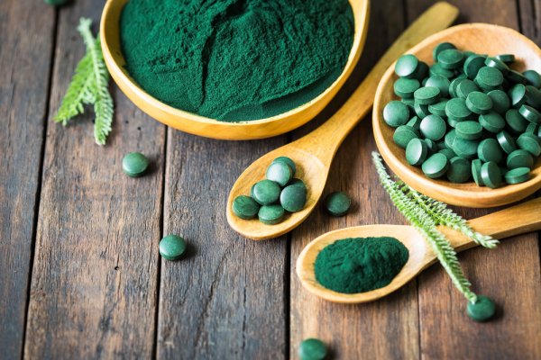 Spirulina vs Moringa: The Two Fascinating Superfoods with Immense Clinical Benefits to Your Health. Learn of their Differences and How to Use them. 