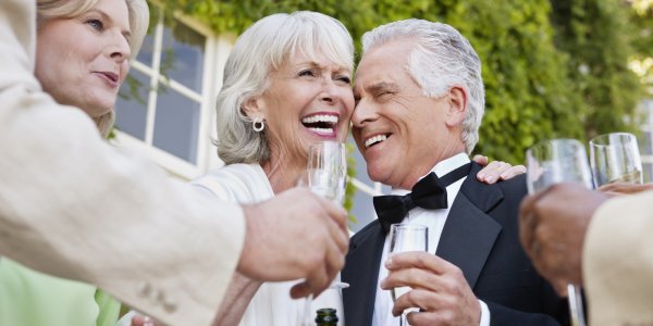 The Best Gift Ideas for Your Husband on the 40th Wedding Anniversary (2018)