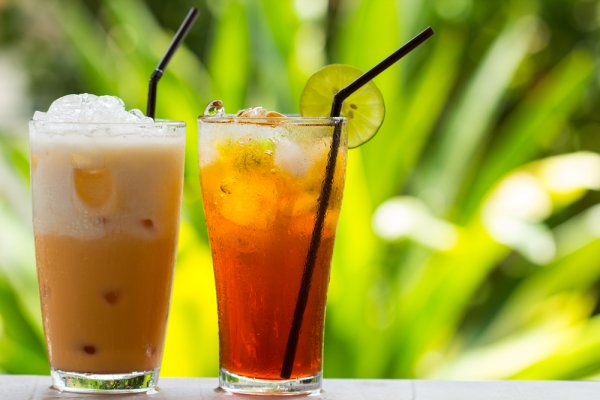 10 Rekomendasi Minuman Khas Thailand yang Wajib Kamu Coba ketika ke Sana