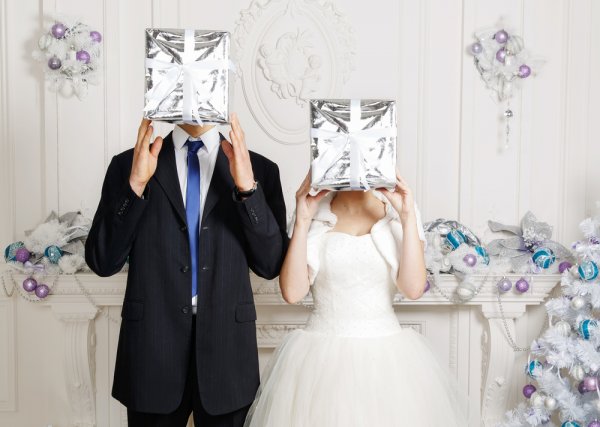 Gợi ý mua 10 món quà cưới ý nghĩa cho cô dâu chú rể (năm 2020)