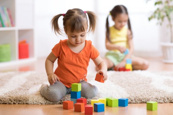 10 Rekomendasi Mainan Edukatif untuk Anak Umur 3 Tahun yang Membantu Tumbuh Kembangnya (2023)