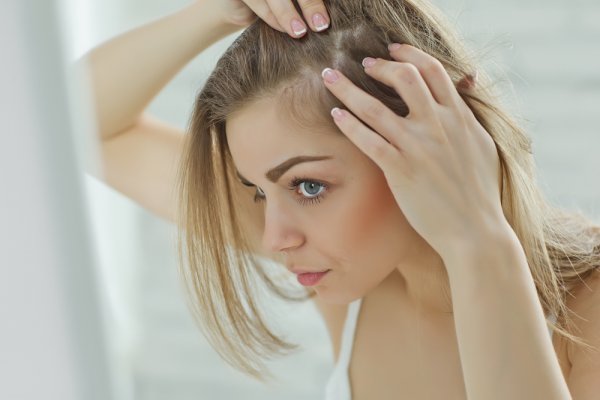 Hindari Kebotakan dengan 10 Rekomendasi Serum Penumbuh Rambut Terbaik (2022)