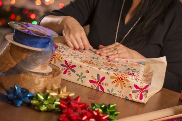 Gift Packing Tips: How to Decorate Your Gift Perfectly with 3 Quirky Gift Packing Items You Can Order Online (2020)