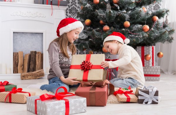 Gợi ý 10 món quà Giáng Sinh cho học sinh tiểu học ý nghĩa và dễ thương (năm 2021)