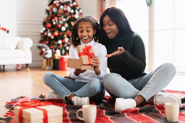 Gợi ý 10 quà tặng Giáng Sinh cho bé gái 12 tuổi dễ thương và thiết thực (năm 2021)