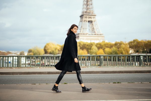 Gợi ý 10 mẫu thời trang nữ mang đậm phong cách Paris (năm 2021)