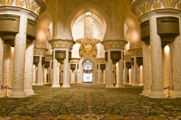 10 Rekomendasi Karpet Masjid untuk Bikin Ibadah Makin Khusyuk (2023)