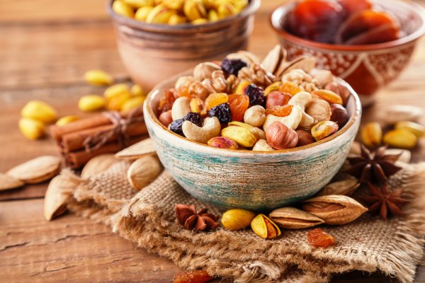 Dry Fruit & Nuts are Some of the Best Gifts for Indian Festivals! Check out the Top 30 Nuts & Dry Fruits Gift Ideas for Your Loved Ones for the Festive Season (2022)