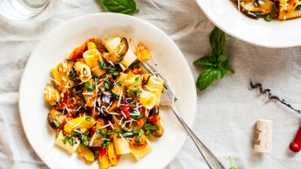 अपने घर पर गर्मियों की सब्जियों की ये 8 सबसे अच्छी रेसिपी बनाएं। गर्मियों में आनंद लेने के लिए स्वस्थ सलाद और जूस के साथ।(2020)