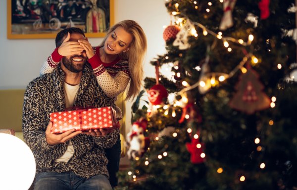 Make Your First Christmas Special: 10 Great Gift Ideas for New Boyfriend To Make Him Feel Loved(2018).