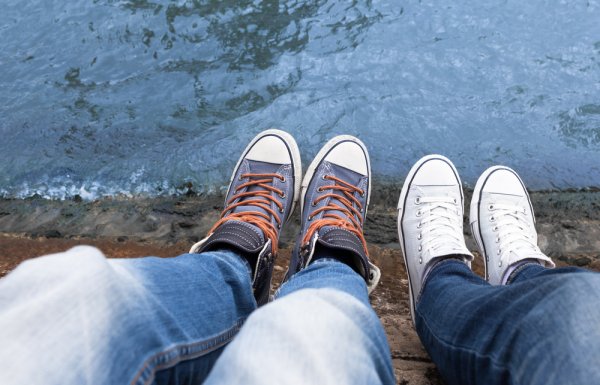 15 Rekomendasi Sepatu Converse Keren untuk Lengkapi OOTD Hangout ! (2023)