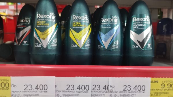Mantap, Inilah 15 Rekomendasi Deodorant Spray Pria yang Aman di Kemeja! (2023)
