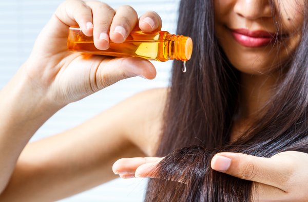 Give Your Crowning Glory the Attention it Deserves: Check out the Best Hair Oils in India and How to Apply Them to Get Silky Smooth, Strong and Healthy Hair (2022)