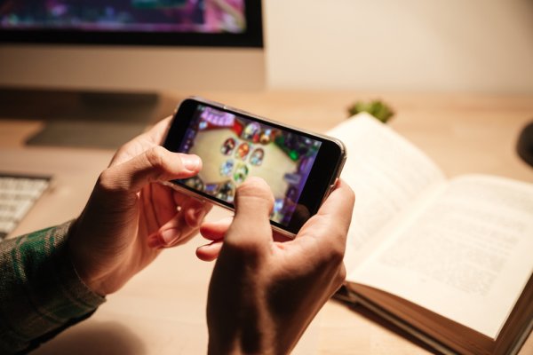 Anak Bermain Game di Smartphone? Boleh Aja, Kok! Inilah 11 Game untuk Anak-anak yang Bermanfaat untuk Meningkatkan Kecerdasan 