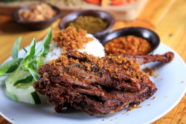 Cari Restoran Bebek di Jakarta Timur, Ini 10 Rekomendasi Terbaiknya (2024)