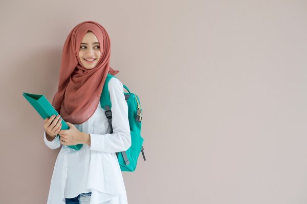 Model Baju Hijab Ayasan Warna Putih