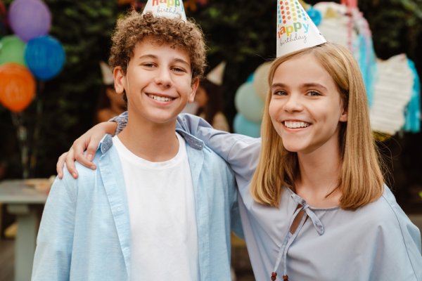 Gợi ý 10 món quà sinh nhật cho nam 16 tuổi ấn tượng và ý nghĩa (năm 2022)