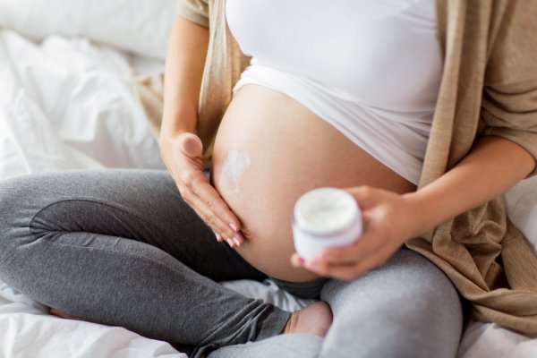 Tetap Sehat dan Cantik dengan 10 Rekomendasi Produk Perawatan Wajah dan Tubuh bagi Ibu Hamil (2019)