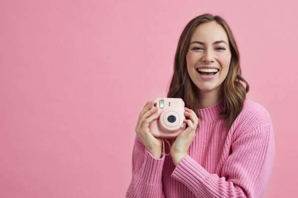 12 Rekomendasi Kamera Polaroid Terbaik Buat Kamu (2023)