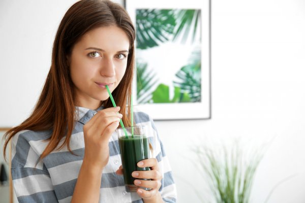 What is Spirulina? Discover Everything You Need to Know About Spirulina – How to Use and Store It, Spirulina's Multiple Benefits for Your Skin, Plus, the Best Spirulina Products Available in India (2021)