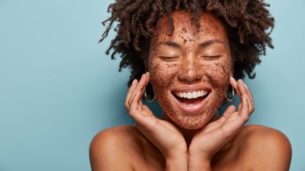 Facing Skin Troubles(2021)? Everything You Need to Know about Natural Exfoliation and Making DIY Scrubs at Home