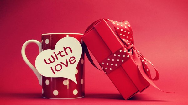 10 Awesome Gifts for Boyfriend on First Valentine's Day and Amazing Romantic Ideas to Spend the Day