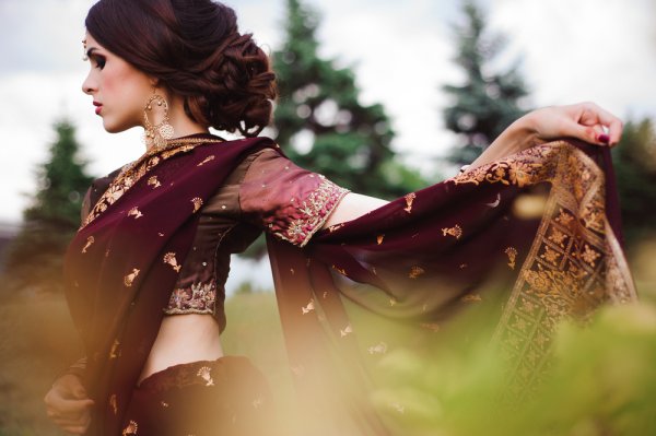 Looking at Saree Images on Social Media? Go Beyond Just Looking and Learn How to Track Down and Buy Your Favourite Designs from a Saree Image (2019)