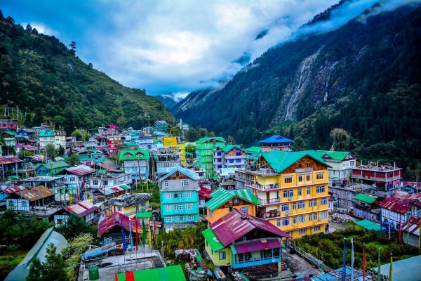 अगर आप सिक्किम का प्लान बना रहे हैं, तो इन 10 सुंदर जगहों पर जाना मत मिस कीजिएगा। साथ में अधिक जानकारी और कुछ सुझाव (2020)