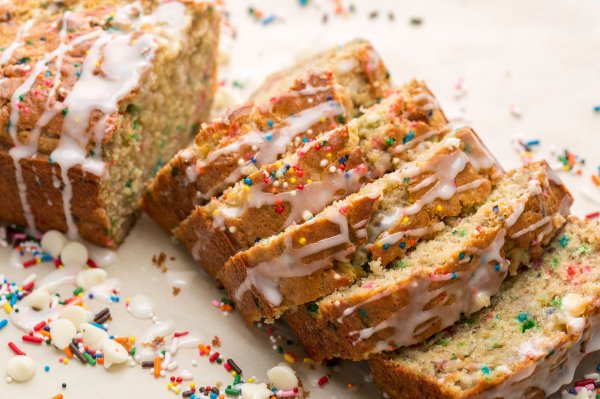 Turn Your Boring Toast or Stale Bread into a Delicious Dessert! Learn How to Make Cake with Bread with 8 Delectable Recipes for Bread Cakes (2019)