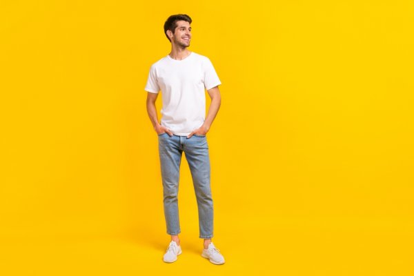 15 Rekomendasi Washed Jeans untuk Pria yang Muda Dipadukan dengan Berbagai Atasan (2023)